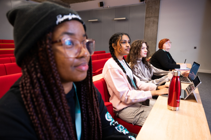 Buckinghamshire New University (Pinewood Studios)