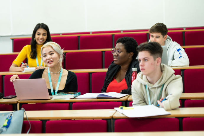 Buckinghamshire New University (Pinewood Studios)