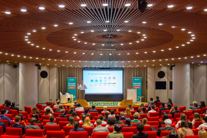 EU Business School (Online)