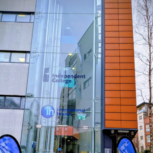 Independent College | Brive