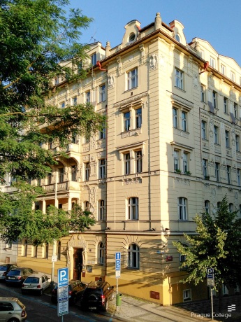 Prague City University